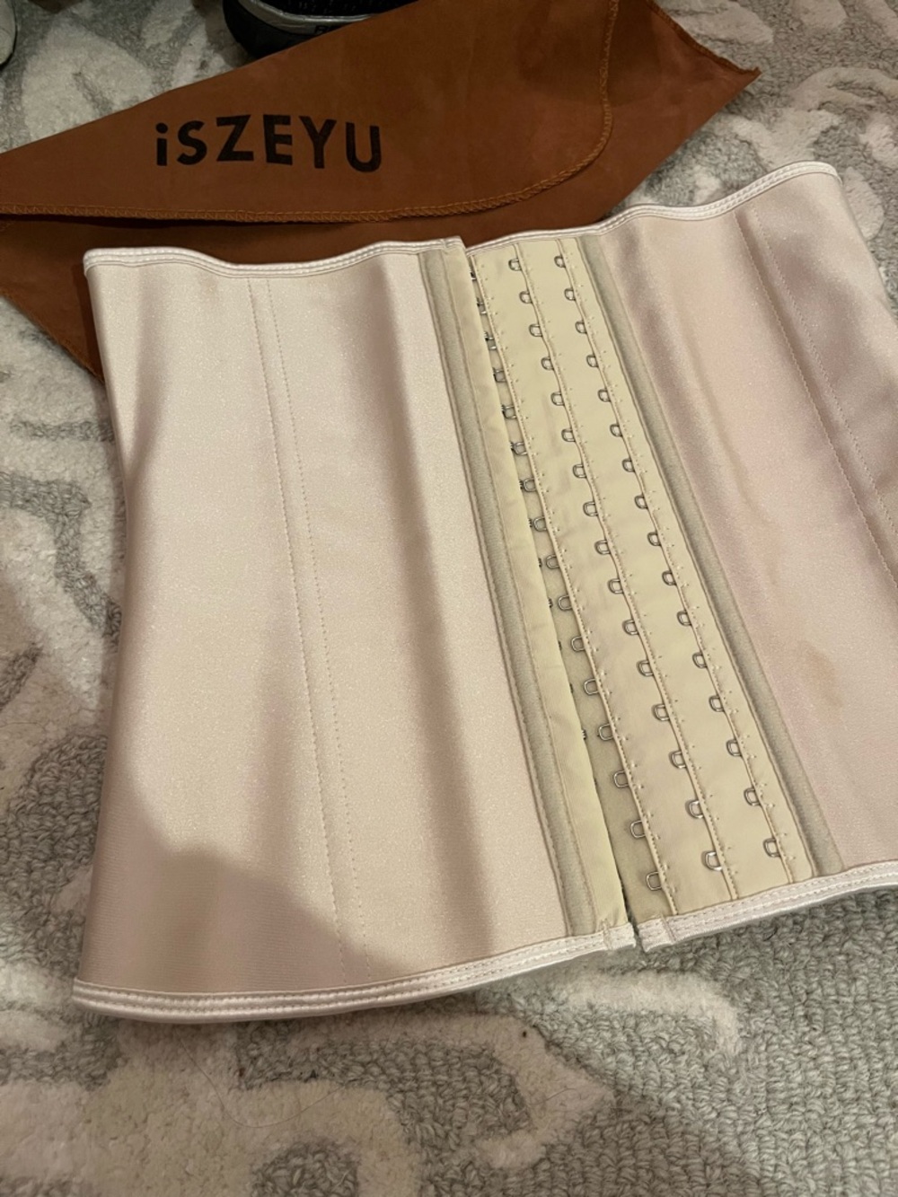 iSZEYU Nude Waist Trainer Corset